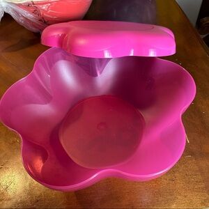 Tupperware Chip N Dip/Salad Bowl